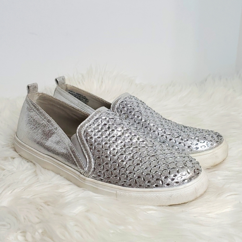 Carlos by Carlos Santana Sunnie Silver jeweled Tennis Shoes Size 8.5